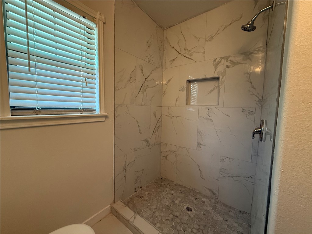 714 Sharon Dr Property Photo 7