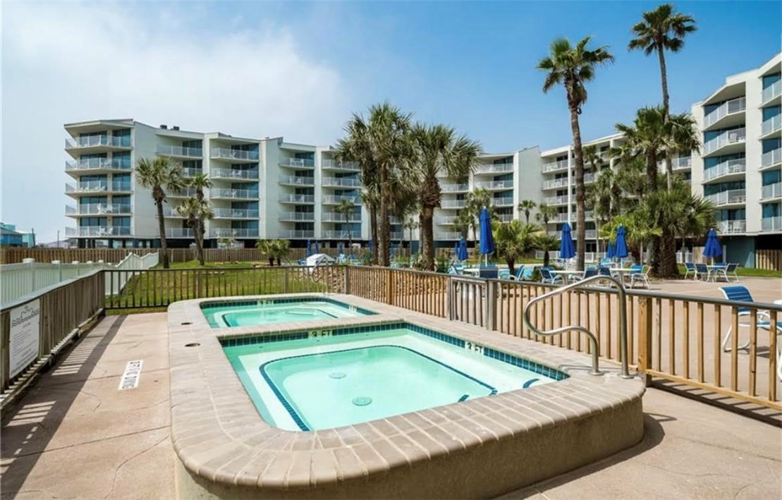 800 Sandcastle Dr 107 Property Photo 1