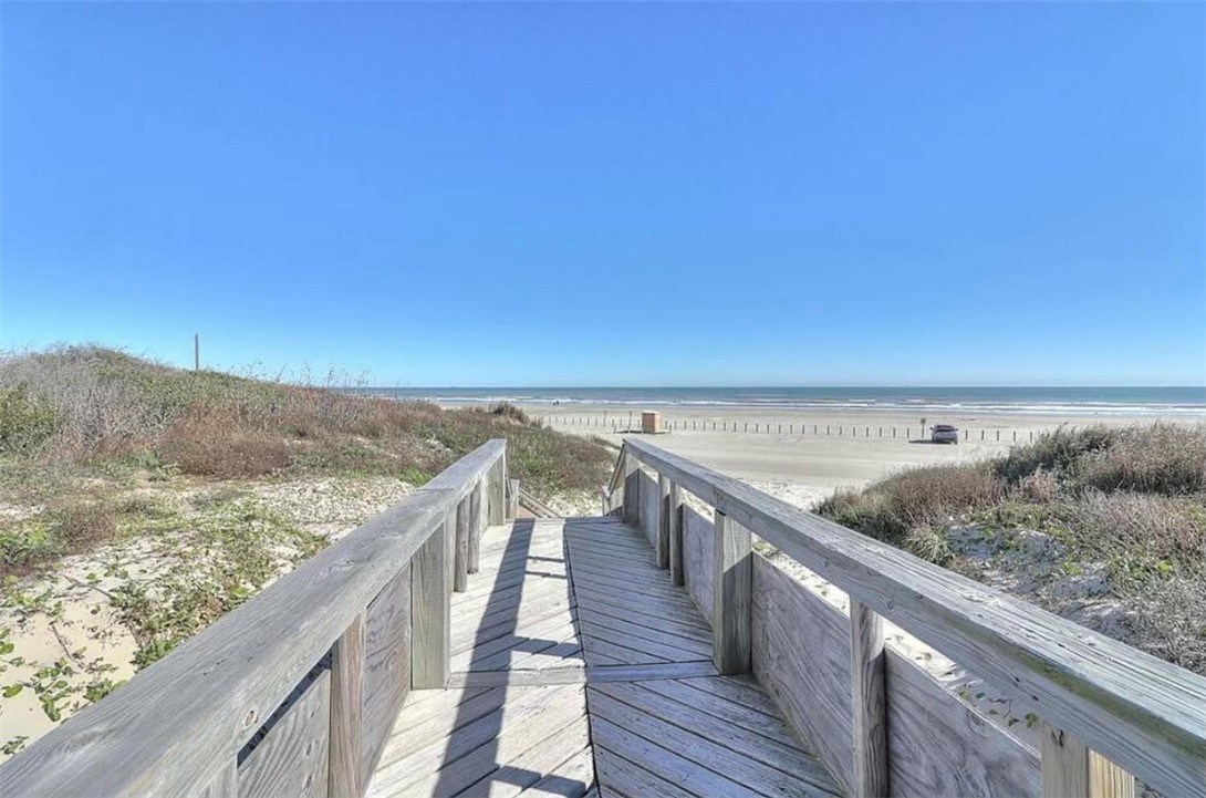 800 Sandcastle Dr 107 Property Photo 16