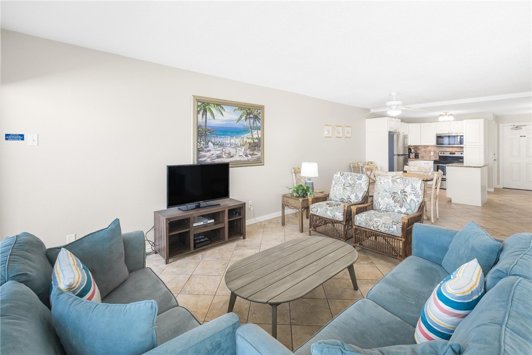 14810 Windward Dr 416 Property Photo 10