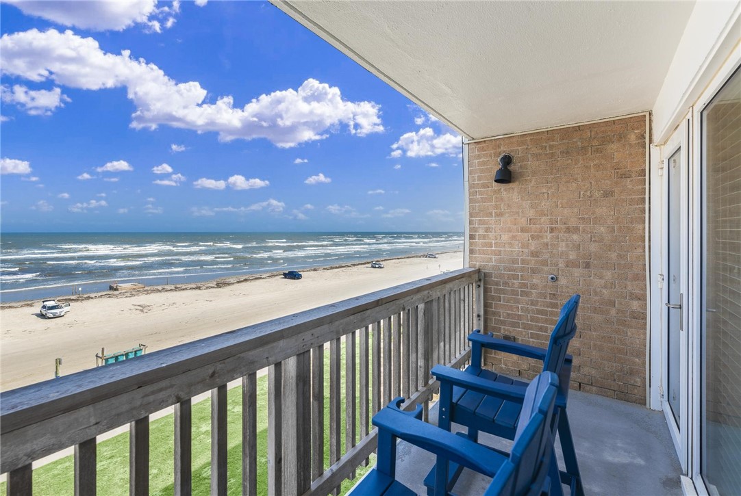 14810 Windward Dr 416 Property Photo 22