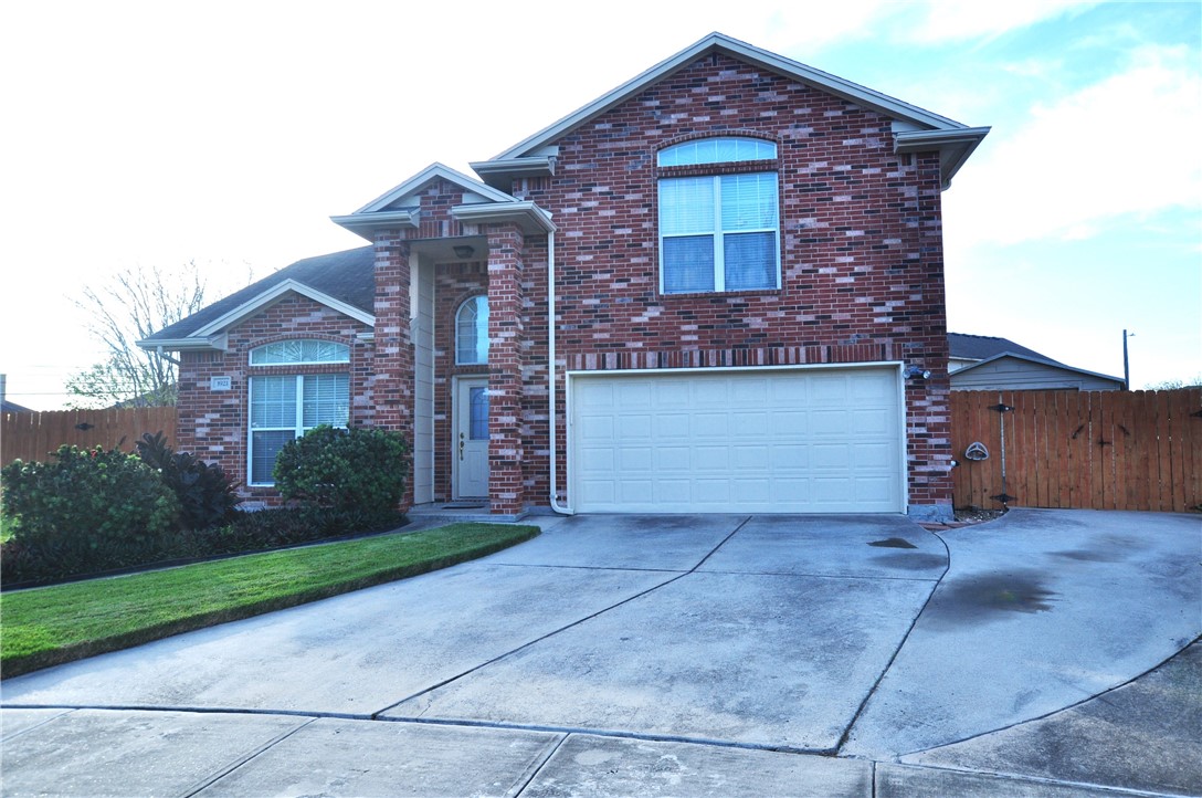 3921 Esquire Dr Property Photo 2