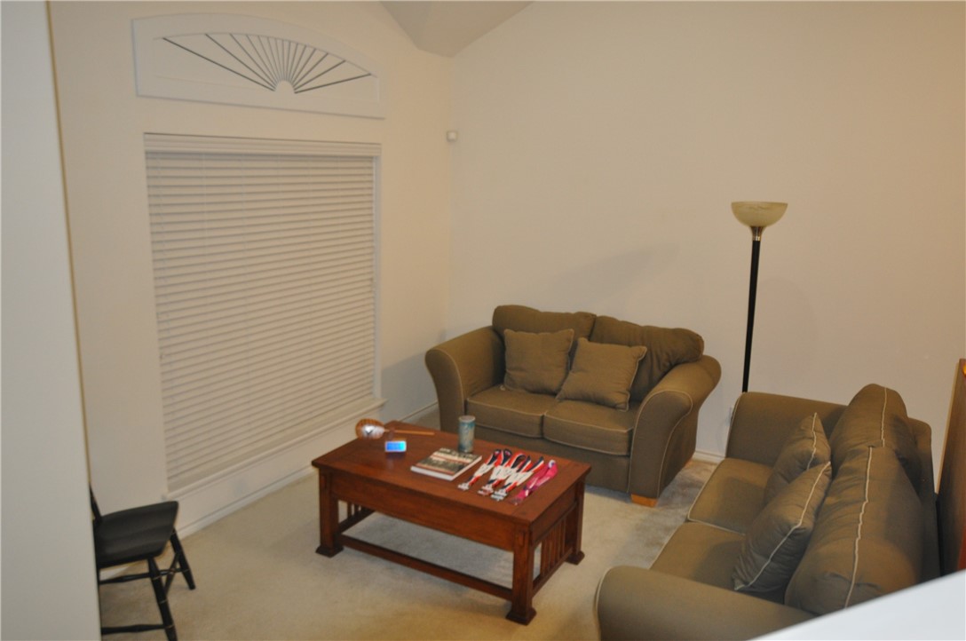 3921 Esquire Dr Property Photo 3