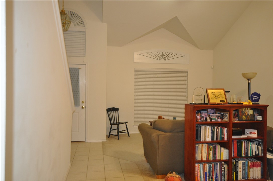 3921 Esquire Dr Property Photo 6