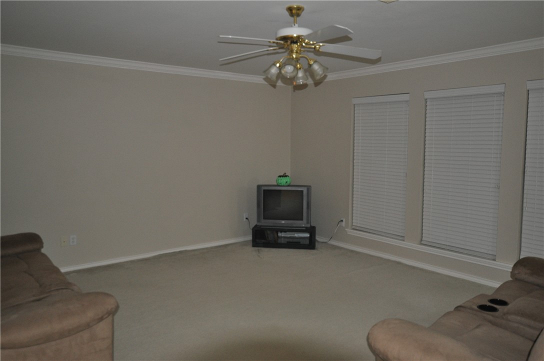 3921 Esquire Dr Property Photo 7