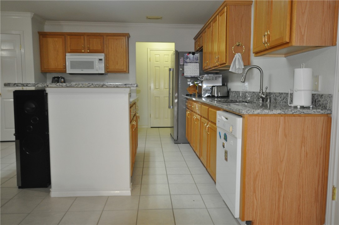 3921 Esquire Dr Property Photo 9