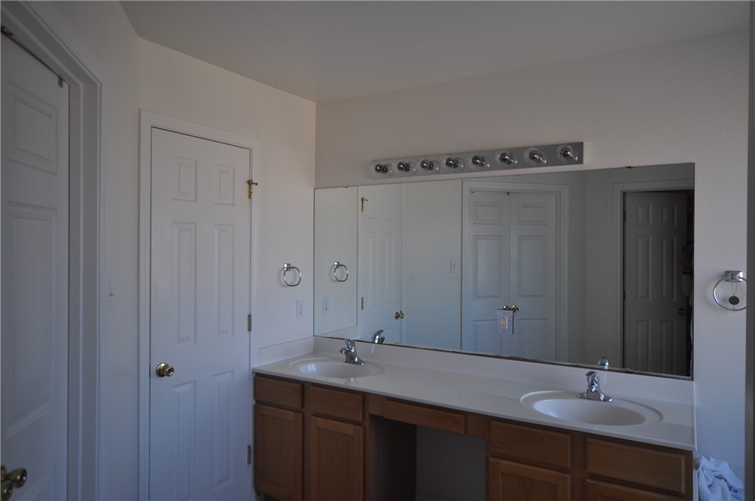 3921 Esquire Dr Property Photo 24