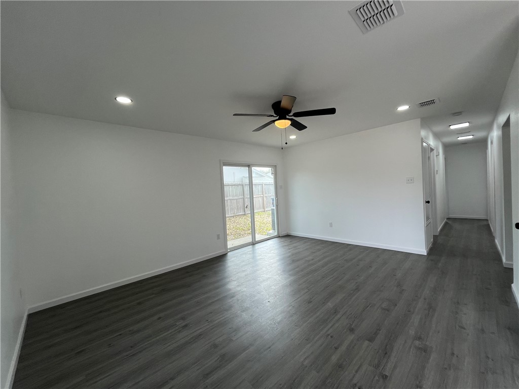 813 Saint Peter St Property Photo 3