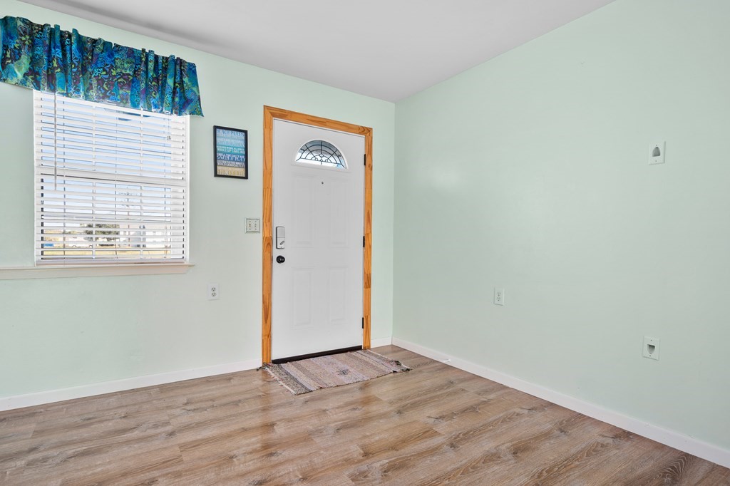517 Mockingbird Lane Property Photo 4