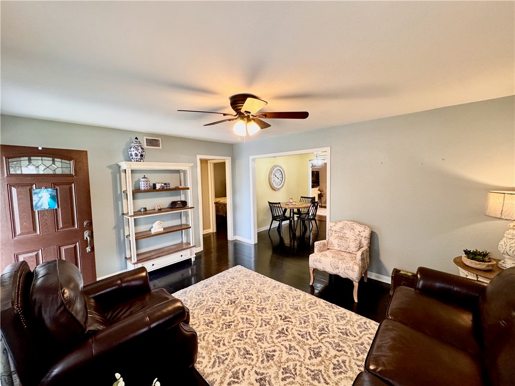 3905 Harris Dr Property Photo 4