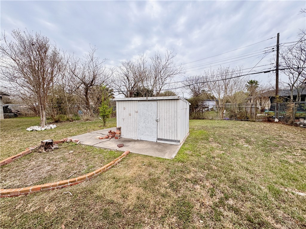 3905 Harris Dr Property Photo 28