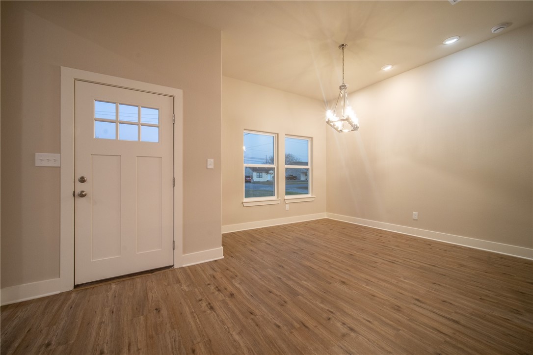 5619 Lexington Property Photo 7