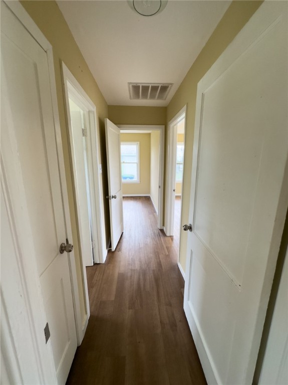 1404 E Bowie St Property Photo 13