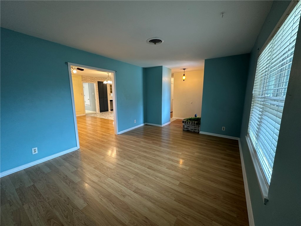 103 Blanco Dr Property Photo 17