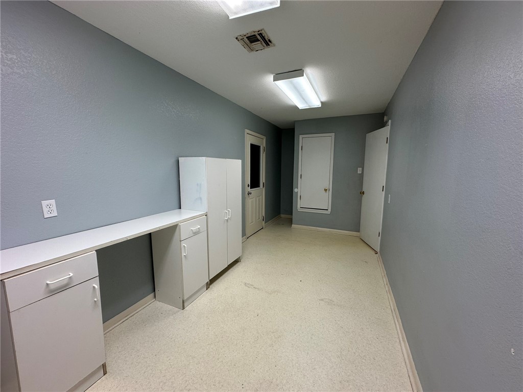 103 Blanco Dr Property Photo 33