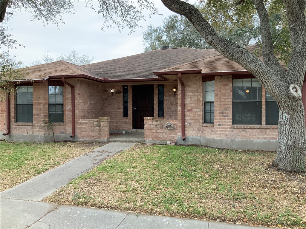 3009 Hilldale Dr Property Photo 3