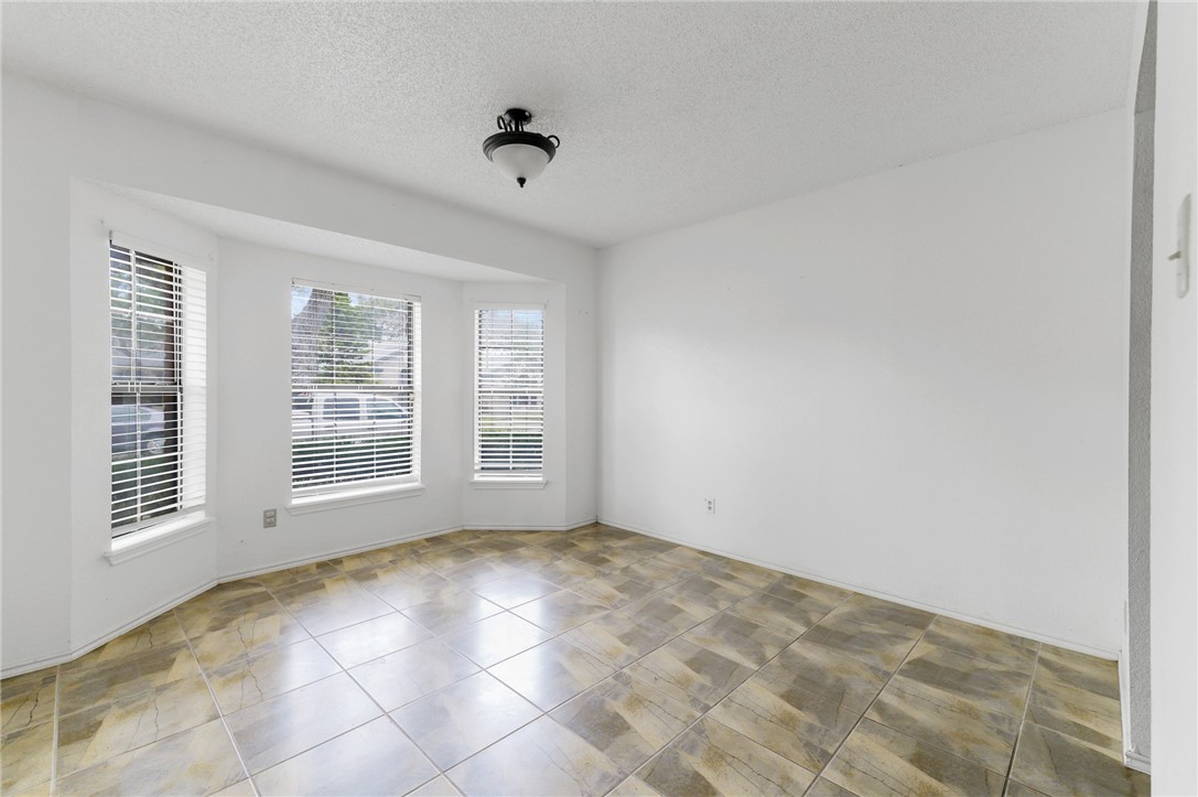 3009 Hilldale Dr Property Photo 5