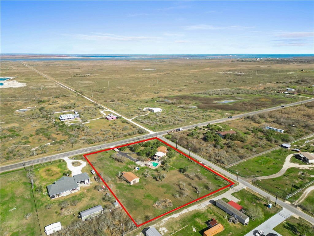2051 Fm 1069 N Property Photo 2