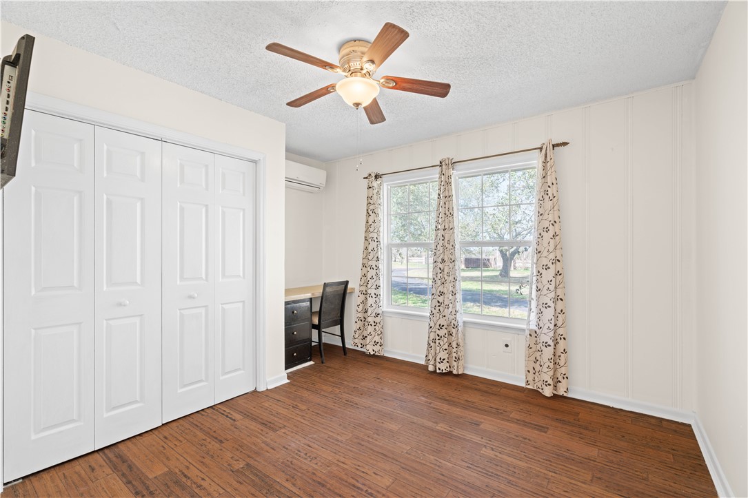 2051 Fm 1069 N Property Photo 20