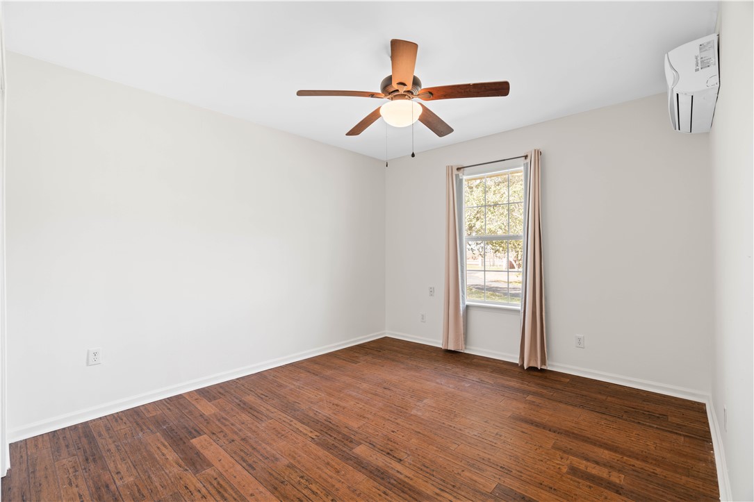 2051 Fm 1069 N Property Photo 22