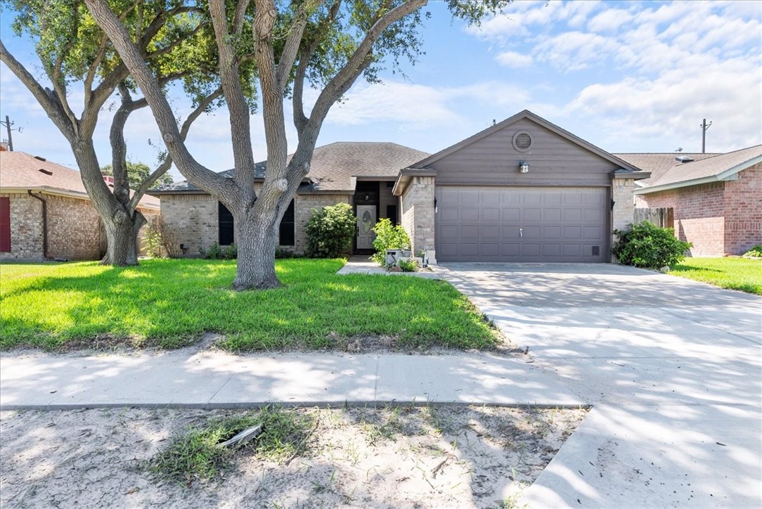 6813 Iroquois Dr Property Photo 2