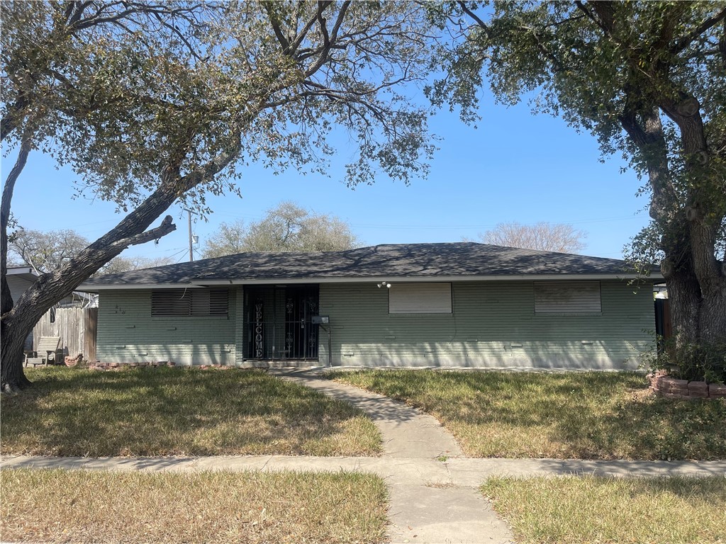 418 Chase Dr Property Photo