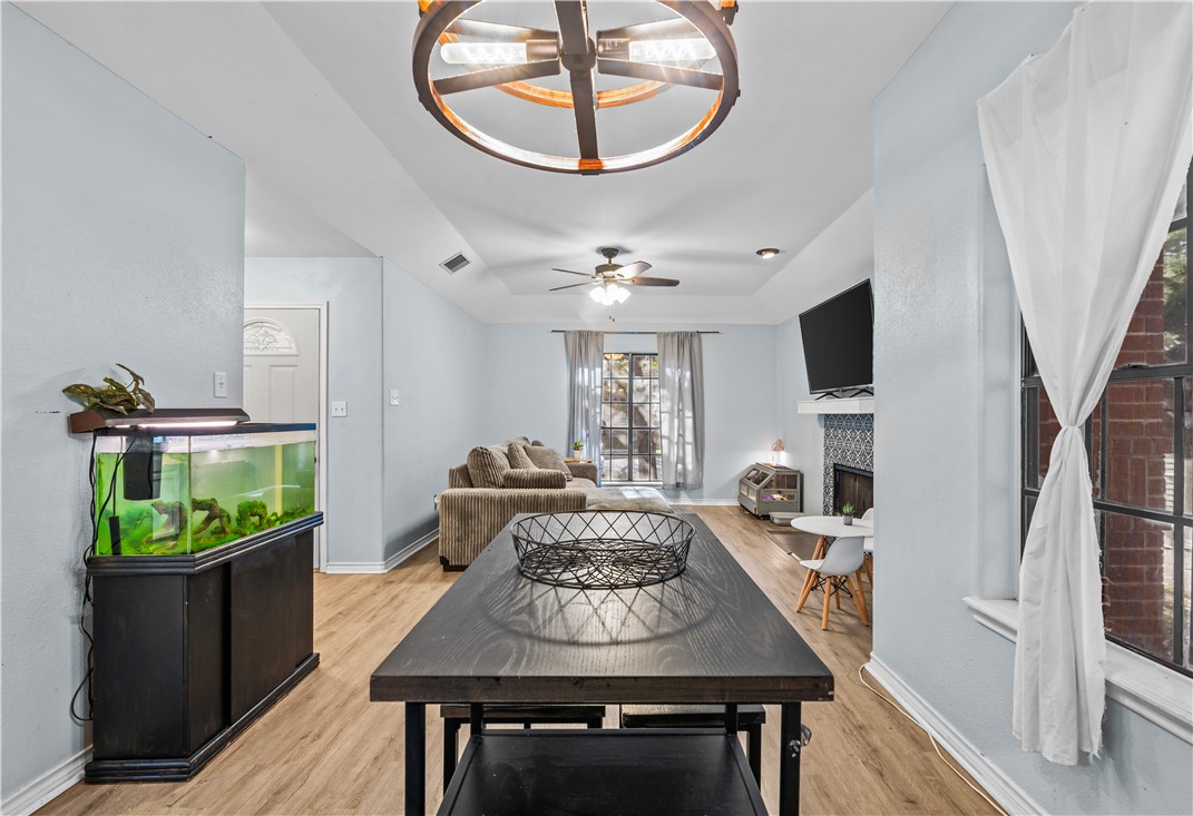 7302 Winding Star Dr Property Photo 4