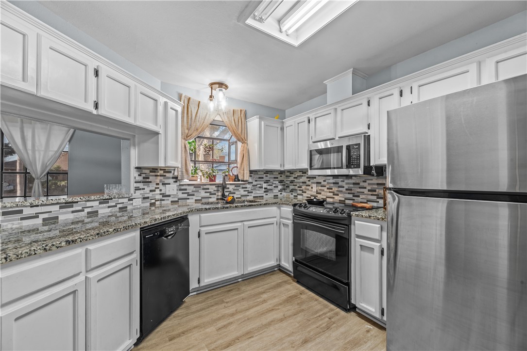 7302 Winding Star Dr Property Photo 8