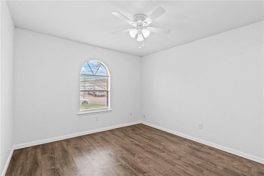3937 Tripoli Dr Property Photo 24