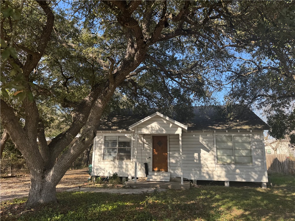 406 W Pundt Ave Property Photo