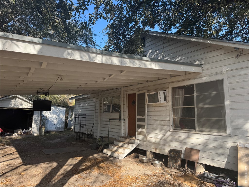 406 W Pundt Ave Property Photo 4