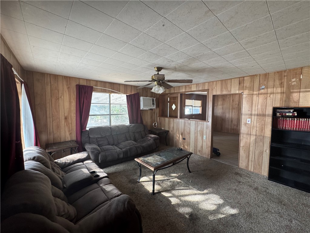 406 W Pundt Ave Property Photo 7
