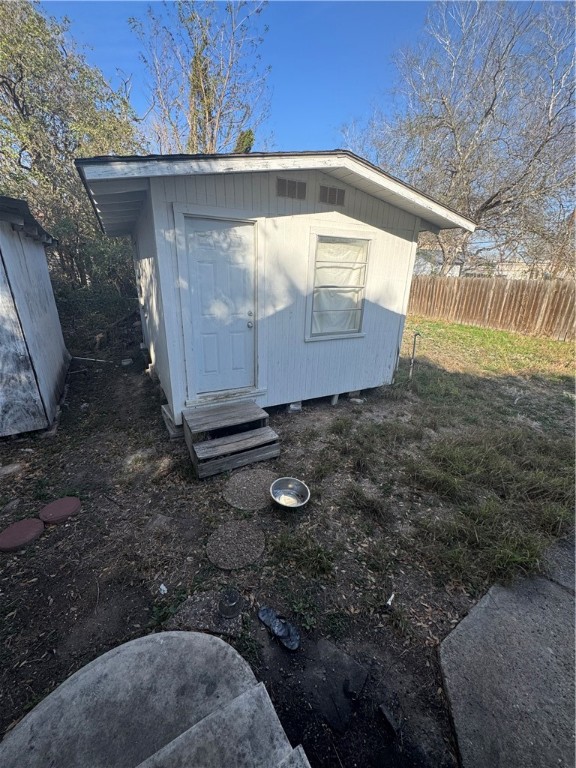 406 W Pundt Ave Property Photo 10