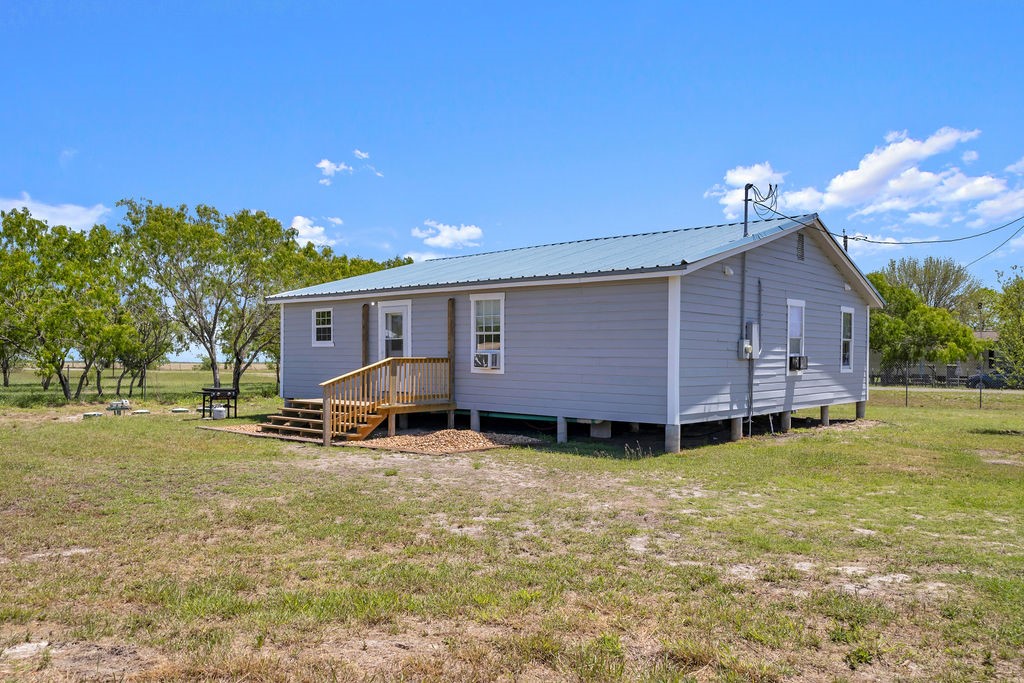 8966 County Road 618 Property Photo 3