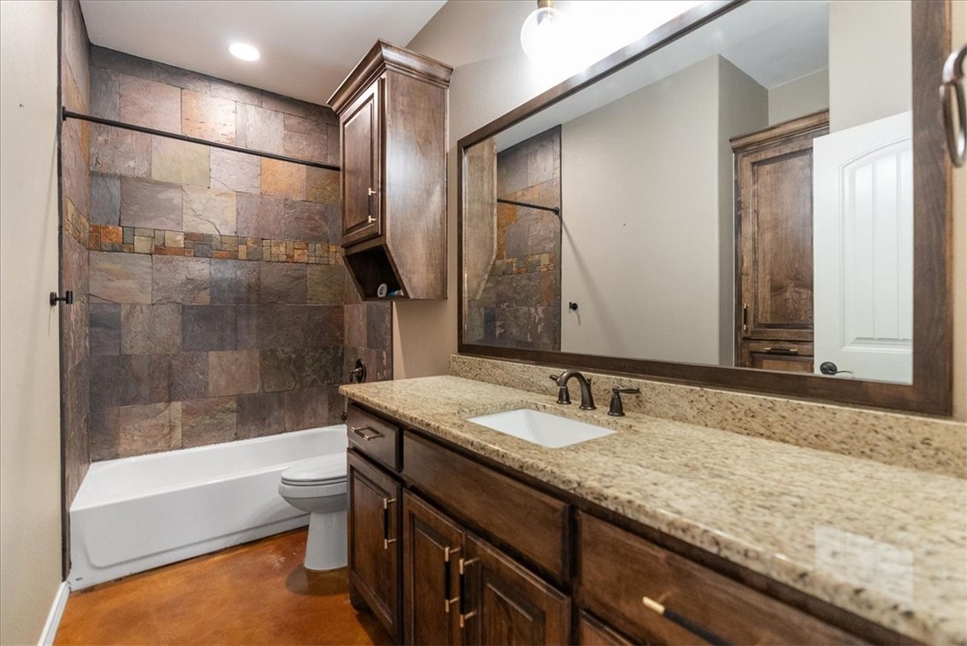 155 Hilltop Circ Property Photo 18