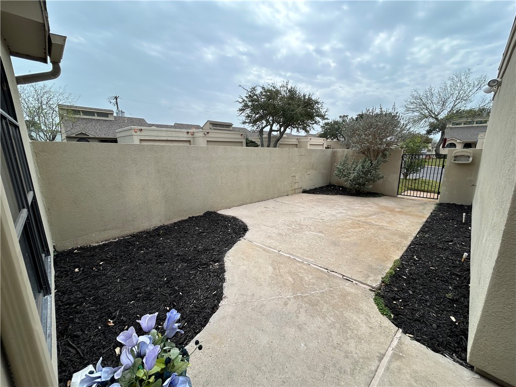 101 Oyster Property Photo 3