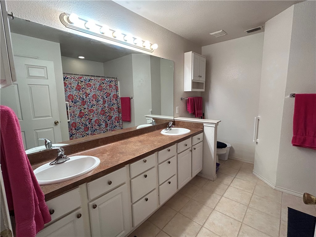101 Oyster Property Photo 12