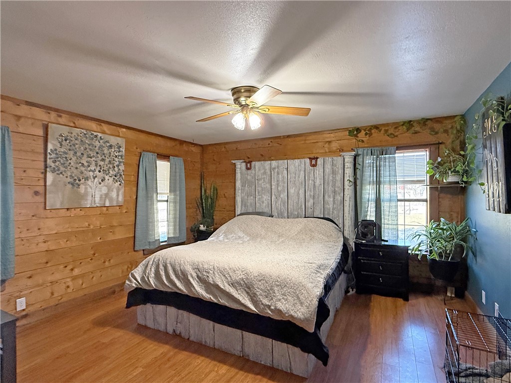 146 Spring Property Photo 14