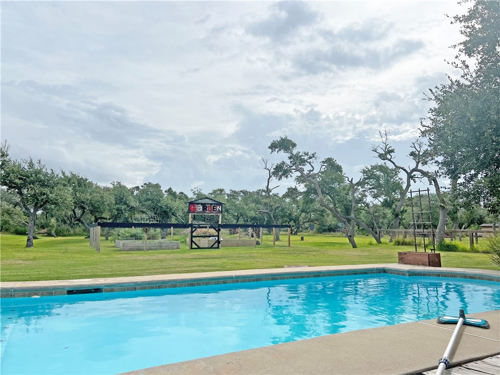 146 Spring Property Photo 34
