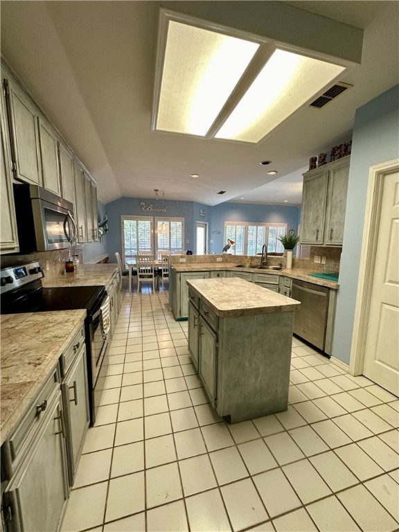 14114 La Blanquilla Dr Property Photo 13