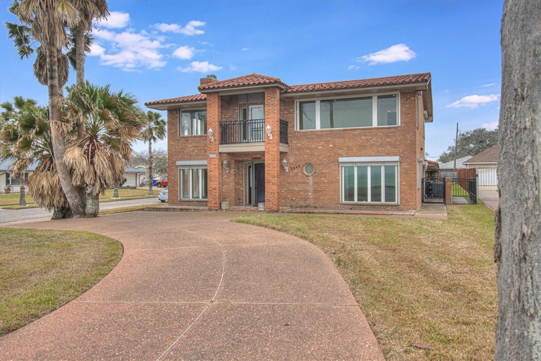 5249 Ocean Dr Property Photo 3