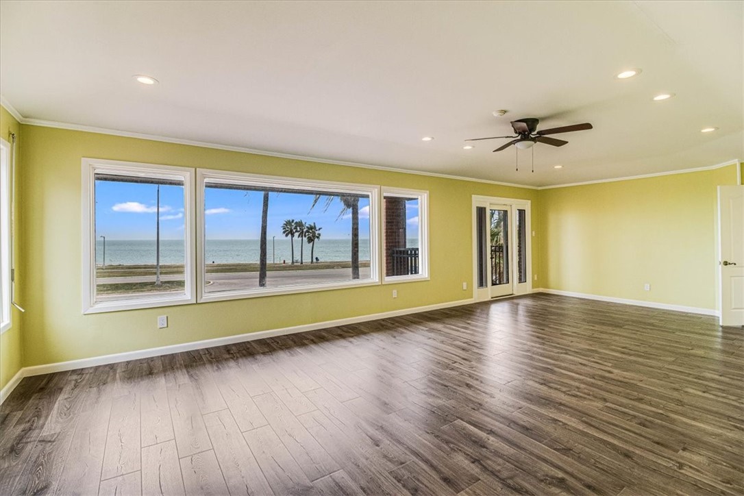 5249 Ocean Dr Property Photo 27