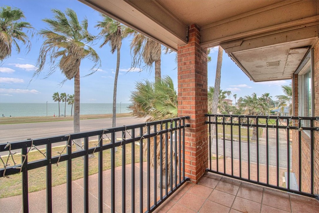 5249 Ocean Dr Property Photo 31