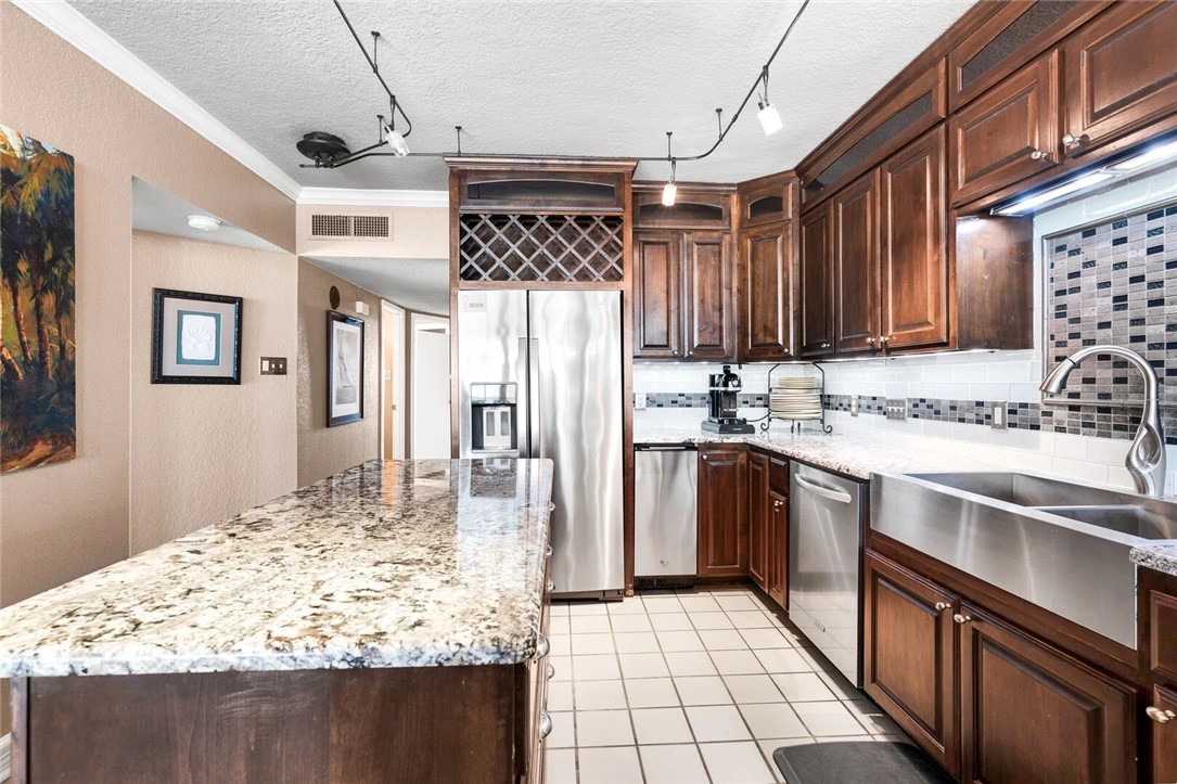 6649 Seacomber Dr 710 Property Photo 12