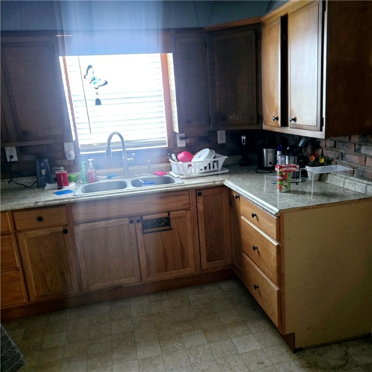 1296 Brownson Property Photo 15