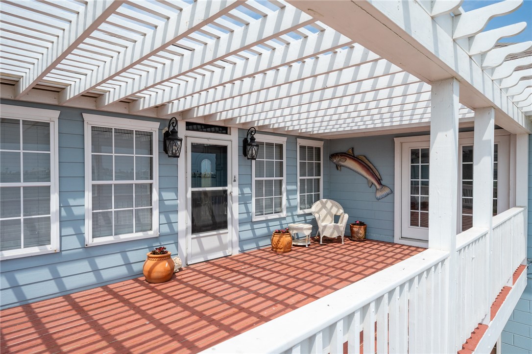 1713 Bayshores Property Photo 4