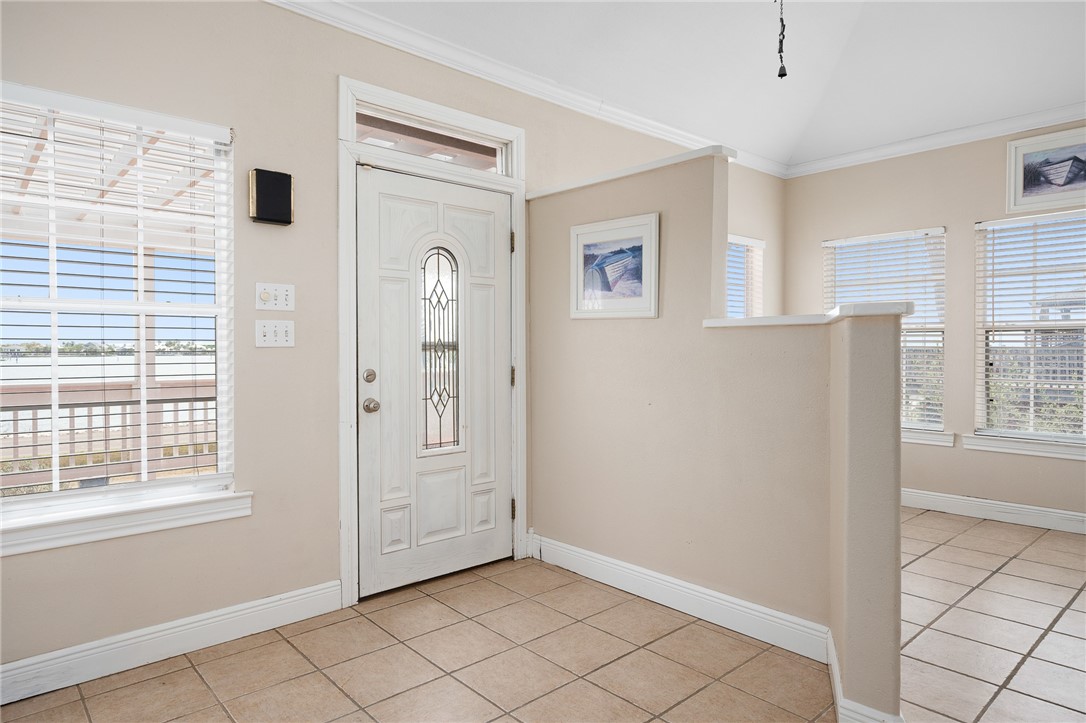 1713 Bayshores Property Photo 6