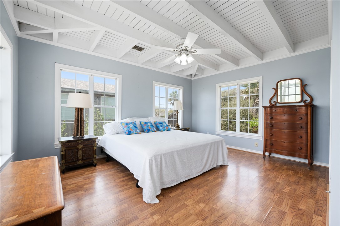 1713 Bayshores Property Photo 25