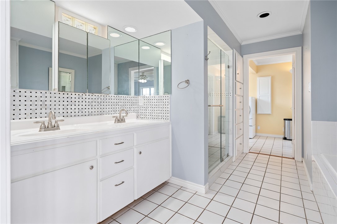 1713 Bayshores Property Photo 27