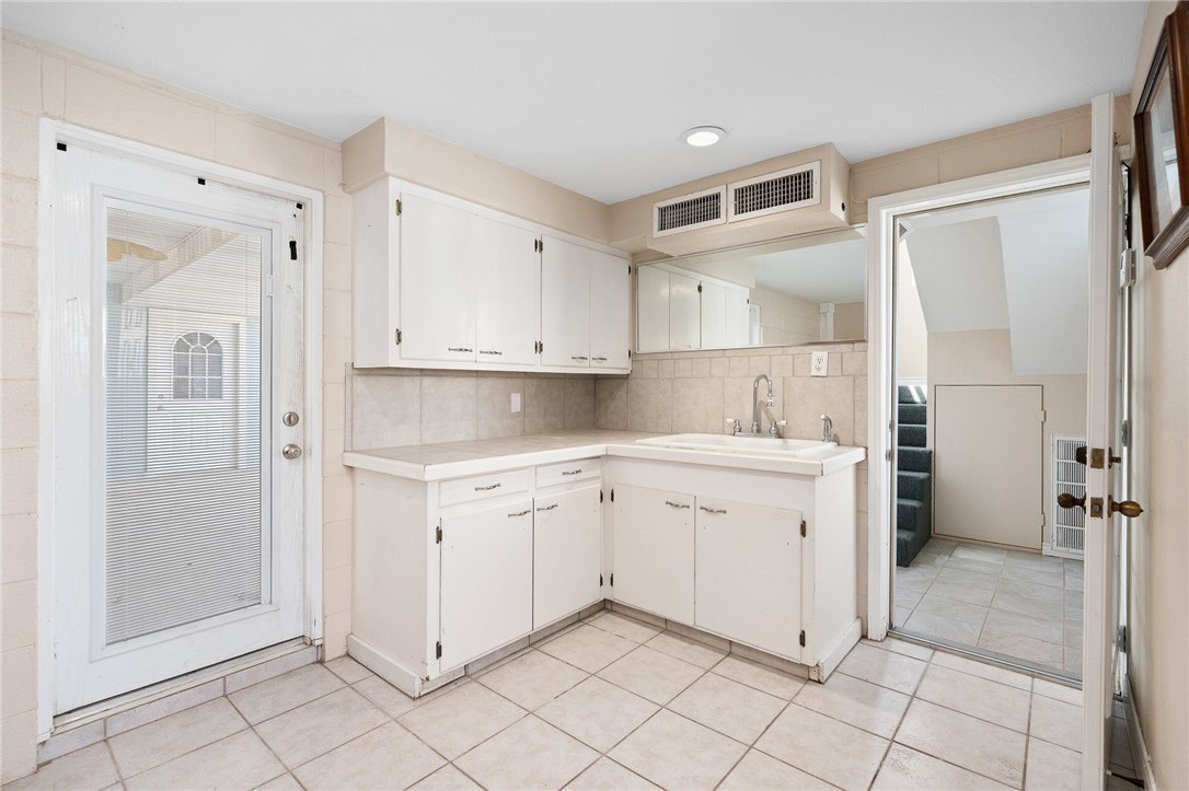 1713 Bayshores Property Photo 32